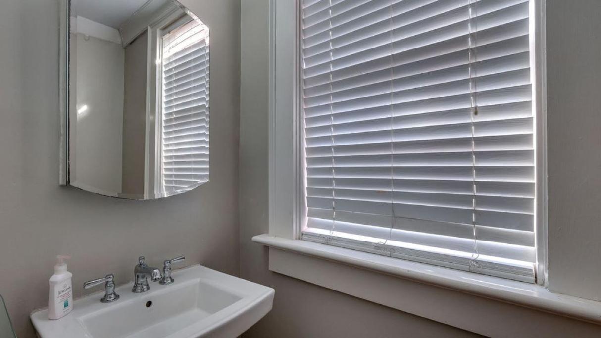 201 York #3 - Homey Downtown 2 Bedroom Steps From The River Savannah Exterior photo