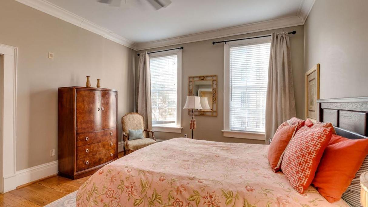 201 York #3 - Homey Downtown 2 Bedroom Steps From The River Savannah Exterior photo