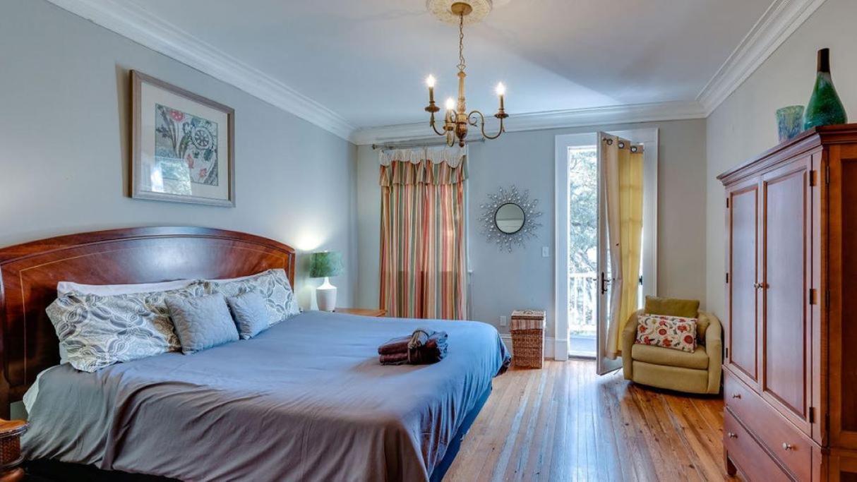 201 York #3 - Homey Downtown 2 Bedroom Steps From The River Savannah Exterior photo