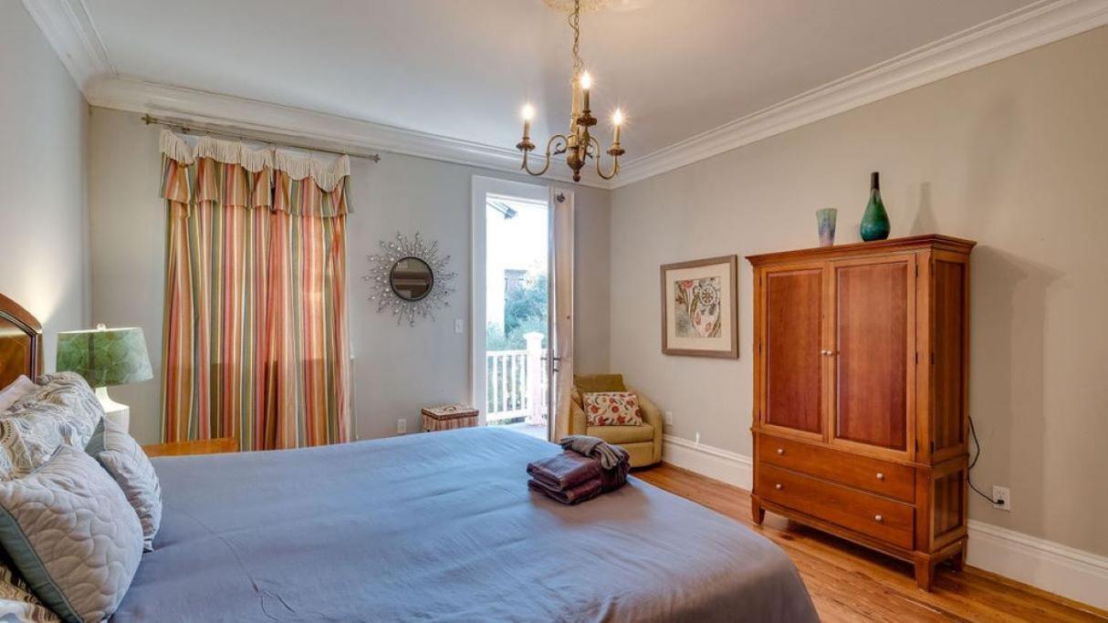 201 York #3 - Homey Downtown 2 Bedroom Steps From The River Savannah Exterior photo